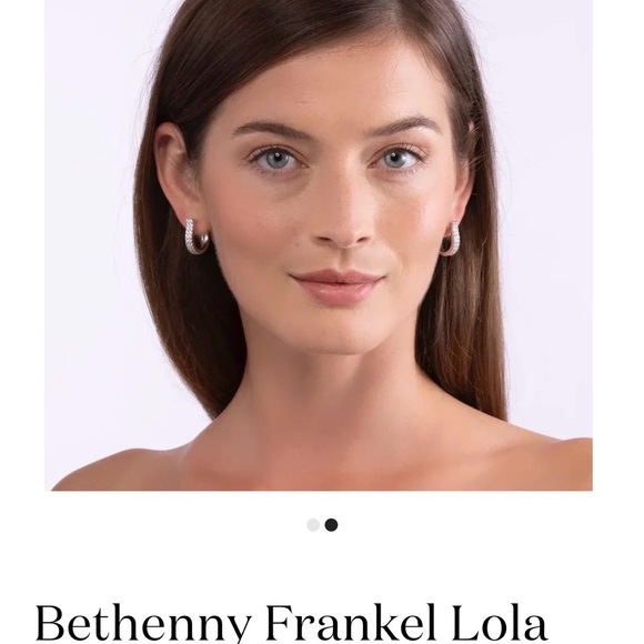 Bethenny x Anna Zuckerman Elegant Silver Earrings - Picture 4 of 4